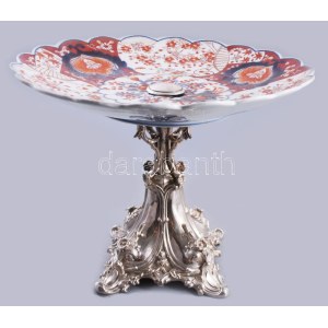 Aufsatz, asztalközép, kínáló. Ezüst, jelzett Dianás jelzéssel, hozzá, kézzel festett japán Imrai porcelán tál...