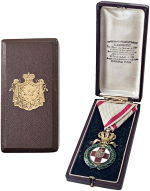 Medals - MONTENEGRO Order of the Red Cross Medal me...