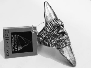 Marek ADAMUSIŃSKI, Tomasz SĘTOWSKI, Pierścionek CZŁOWIEK Z KSIĘŻYCA, Muzeum Wyobraźni, 2007