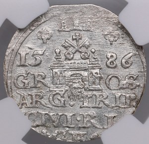 City of Riga under Polish rule, AR 3 Groszy (Trojak) 1586 - Stefan Batory (1576-1586) - NGC MS 62