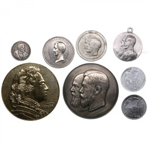 Group of Russian, USSR and Poland medals and tokens (8)
