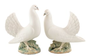 Pair of pigeons, Spain, Porzelana Artistica Levantina (PAL), mid-20th century.