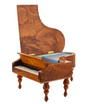 Chopin's piano-position, Italy, mid-20th century.