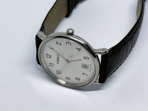 Tissot 33.5 mm men's/unisex watch, original strap and decal on the caseback