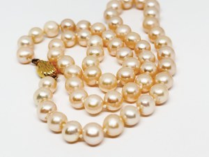 Akoya saltwater pearl necklace