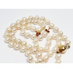 Akoya saltwater pearl set, necklace and earrings