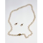 Akoya saltwater pearl set, necklace and earrings