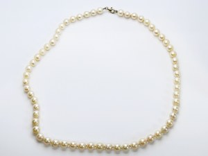Gold Akoya saltwater pearl necklace
