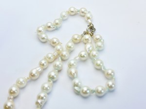 Silver Akoya saltwater pearl necklace