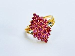 9K/375 Gold Ring with Pink and White Sapphires