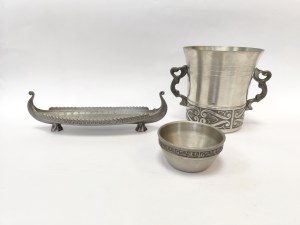 Norse set: Viking boat, tinsel and cup