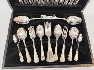 Viners Bead cutlery set in original case, 44 pieces
