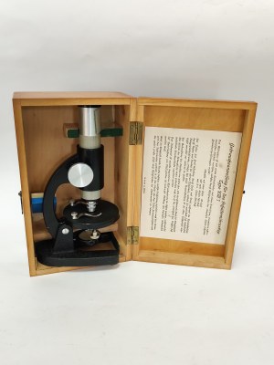 German KM7 microscope in original box