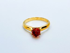 9K/375 Gold Ring with Natural Amber