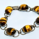 Silver bracelet with Tiger Eye