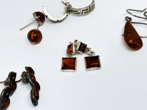 Set of 5 Pairs of Silver Earrings with Amber