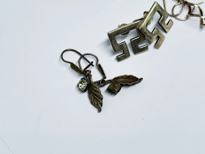 Set of 5 silver pairs of earrings