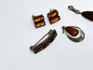 Silver jewelry set with Amber