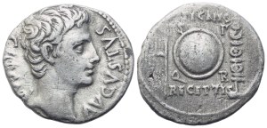 Augustus (27 BC-14 AD), Denarius, Colonia Patricia (?), c. 19 BC; AR (3,67 g; 18,5 mm; 7 h)