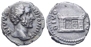 Divus Antoninus Pius (died AD 161), Denarius struck under Marcus Aurelius and Lucius Verus, Rome, 161; AR (3,04 g; 17,2 mm; 6 h)