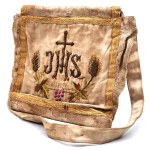 Embroidered viaticle bursa for the Host - Poland 19th century [ liturgical vessel for carrying the host ].