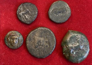 Greek coins - Lot of five Greek bronze coins...