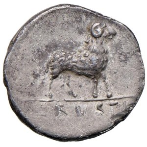 Roman coins Republic - Rustia - L. Rustius - Denario (74 a.C.) Testa di R...