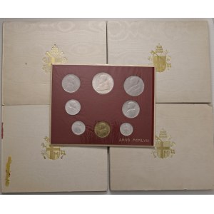 Papal coins - Lotto di cinque divisionali come da foto. Da esami...