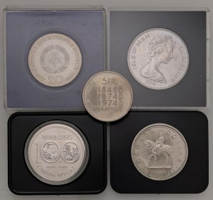 Foreign coins - WORLD COINS Lot of five original case com...