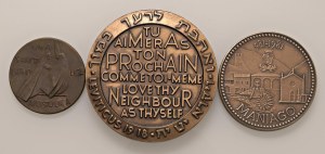 Papal medals - Lot of 3 Papal and religious bronze medals -...