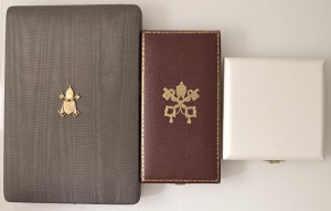 Papal medals - Lot of 3 medals in boxed set of issue Pope...