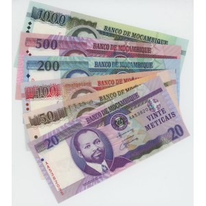Foreign Banknotes - Mozambico Lotto di 6 banconote come da foto - P. 1...