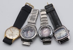 Watches - MULTIPLE LOT - Lot of 4 wristwatches- Brei...