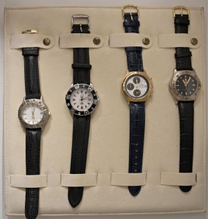 Watches - MULTIPLE LOT - Lot of 4 wristwatches from uo...