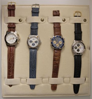 Watches - MULTIPLE LOT - Lot of 4 wristwatches from uo...