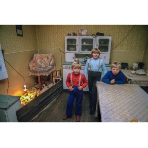 Chris Niedenthal (b. 1950, London), Children with Chickens, Leszno 1982 - Martial Law, 1982/2025