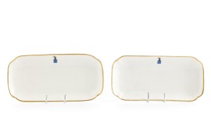 Pair of platters with the Dolęga coat of arms (Ćmielów, Porcelany and Ceramic Works Factory SA), 1920s.