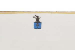 Pair of platters with the Dolęga coat of arms (Ćmielów, Porcelany and Ceramic Works Factory SA), 1920s.