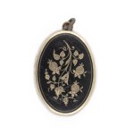 Patriotic mourning pendant/secretary