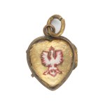 Patriotic pendant in the form of a glass heart with the Eagle and Pogo