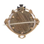 Patriotic brooch with the motif of the EK-1914 cross and a commemorative photograph of a soldier