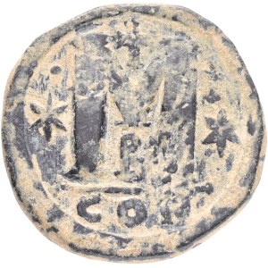 ANASTASIUS I.(491-518).Constantinople.Follis.Obv : DN ANASTASIVS PP AVG.Pearl diademed, draped, cuirassed bust to right.Rev : Large M, star left, cross above, star right, Є below, mintmark CON.Ref.: Sear 19.Ae. 15,21g.