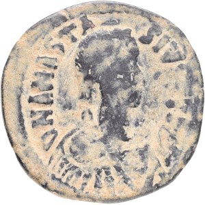 ANASTASIUS I.(491-518).Constantinople.Follis.Obv : DN ANASTASIVS PP AVG.Pearl diademed, draped, cuirassed bust to right.Rev : Large M, star left, cross above, star right, Є below, mintmark CON.Ref.: Sear 19.Ae. 15,21g.