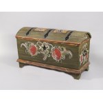 Baroque-style trunk