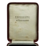 F. Woroniecki watch box in Warsaw early 20th century. (124)