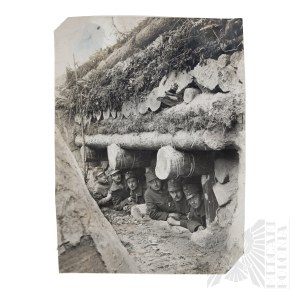 Österreichisch-ungarische Fotografie von österreichisch-ungarischen Soldaten an der Befestigungslinie