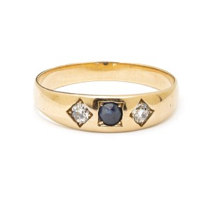 1930s. Signet with diamonds and sapphire