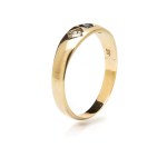 1930s. Signet with diamonds and sapphire