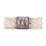 PEARL BRACELET WITH MICRO MOSAIC IN GOLD SETTING, CIRCA 1850