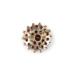GARNET BROOCH, 14 KT YELLOW GOLD